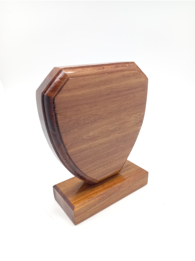 wooden-badge-shaped-trophy