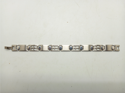 metal-bracelet